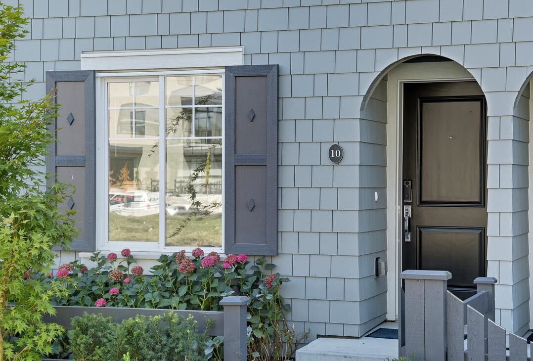 Property Photo: 15778 85 Avenue 10 BC V4N 6W8