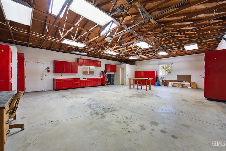 Property Photo:  1519 Old Stage Street  CA 93312 