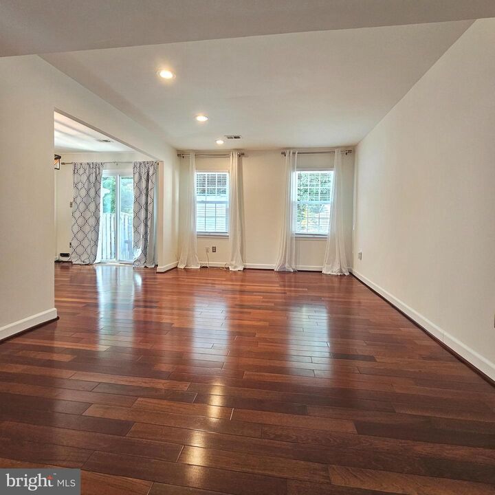 Property Photo: 5428 Donnelly Court VA 22151