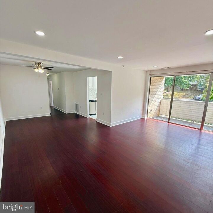 Property Photo:  5606 Bismach Drive 104  VA 22312 