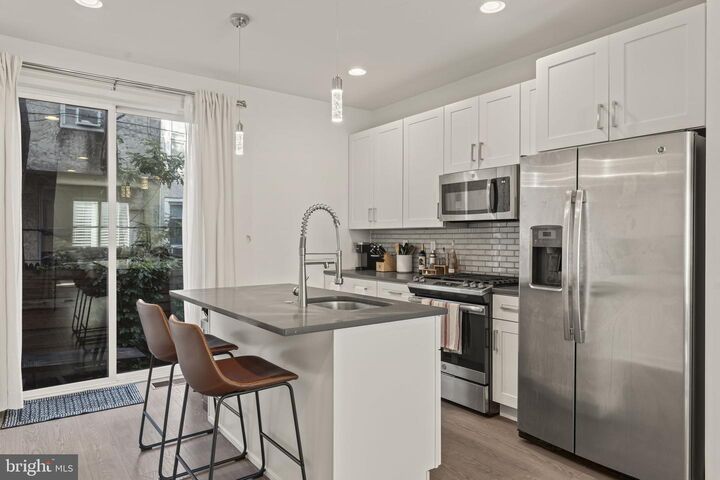 Property Photo:  2544 S 2nd Street  PA 19148 