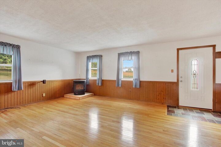 Property Photo:  2748 Jefferson Road  PA 17362 