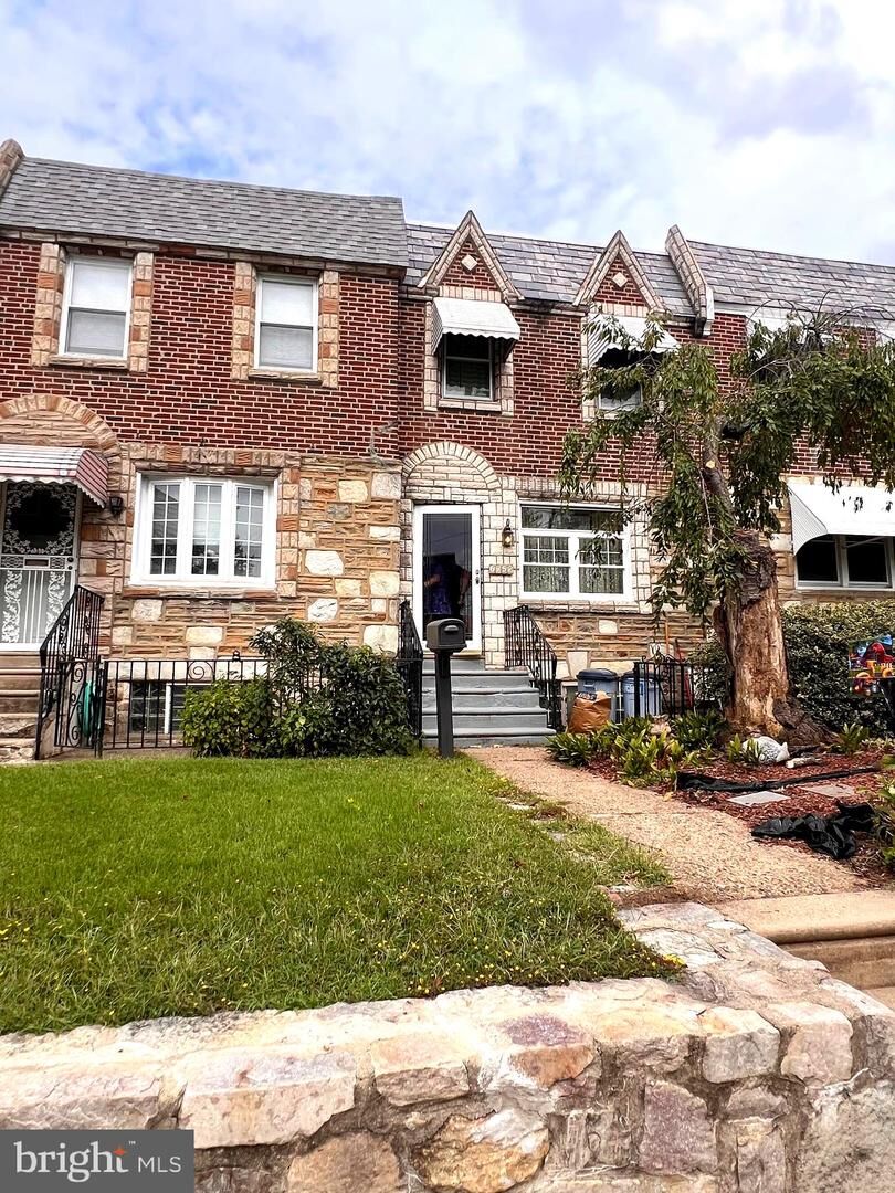 Property Photo:  6752 Gillespie Street  PA 19135 