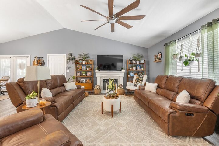 Property Photo:  6080 Oak Leaf Drive  AR 72601-3401 