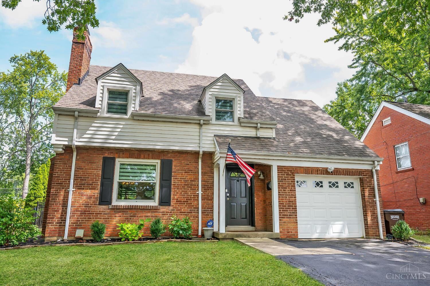 Property Photo:  7212 Garden Road  OH 45236 