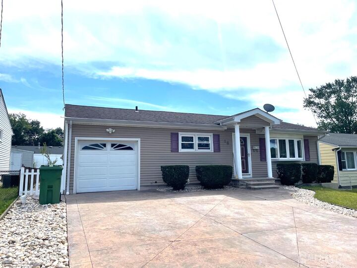 18 Hemlock Drive  Sayreville NJ 08859 photo