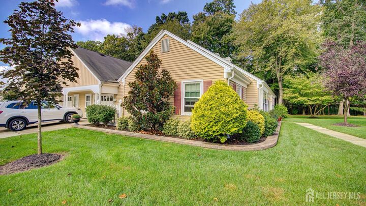 Property Photo:  678-B Yarborough Way  NJ 08831 