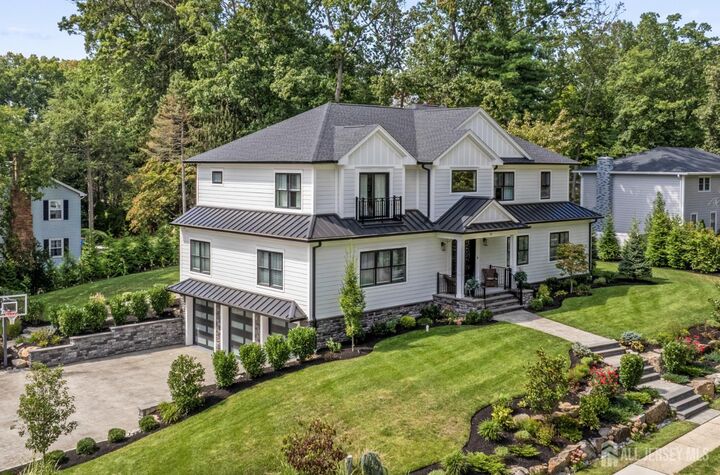 Property Photo:  23 Quaker Drive  NJ 08816 