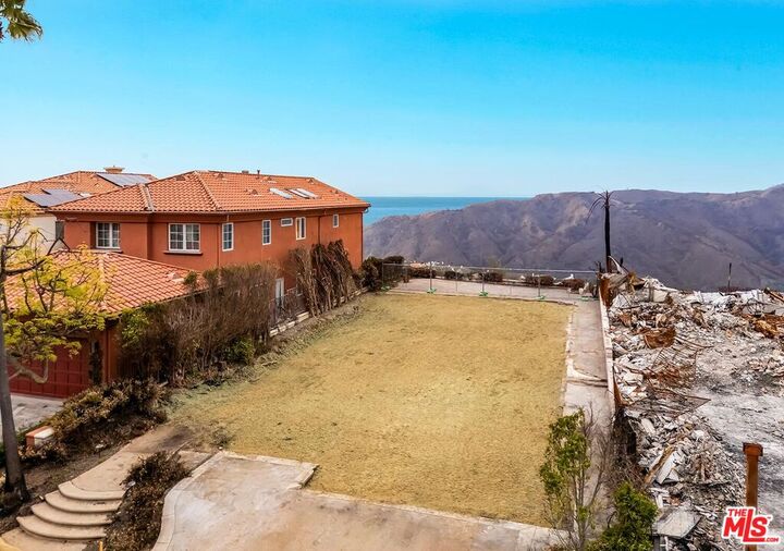 Property Photo:  1648 Chastain Pkwy  CA 90272 