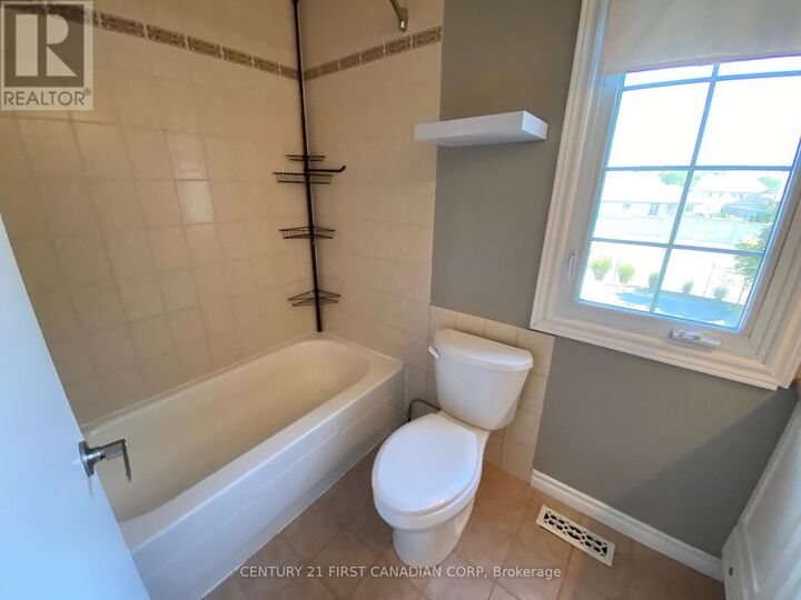 Property Photo:  1401 Wonderland Road North 30  ON N6G 2C2 