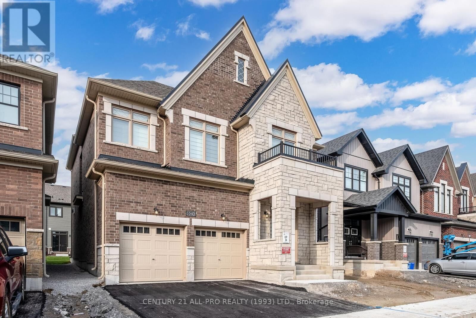 Property Photo:  1040 Suddard Avenue  ON L1L 0V5 