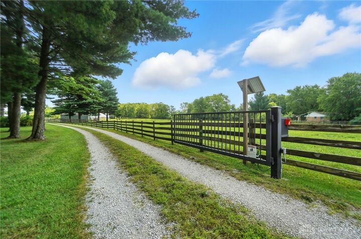Property Photo: 6840 Mosier Road OH 45387