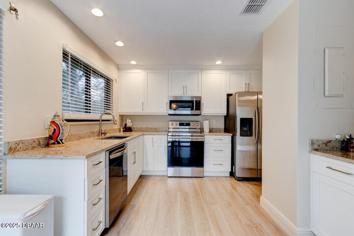 Property Photo:  1879 Silver Fern Drive  FL 32128 