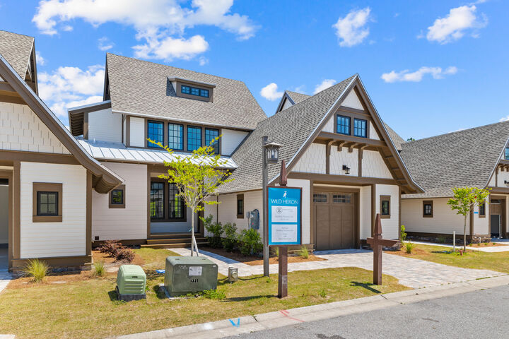 Property Photo:  1501 Match Point Lane 501  FL 32413 