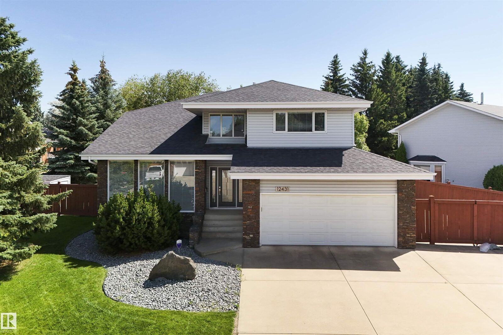 Property Photo:  12431 29A Avenue NW  AB T6J 6C8 