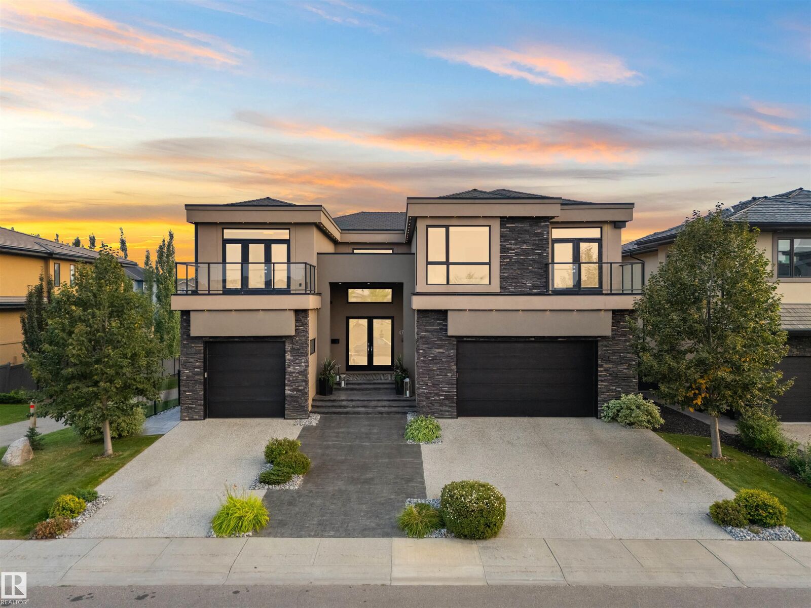 Property Photo:  4727 Woolsey Common NW  AB T6W 2B9 