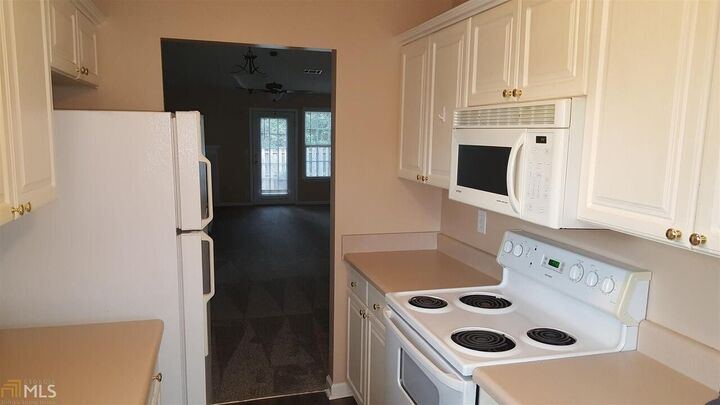 Property Photo:  1731 Summerwoods Lane  GA 30224 