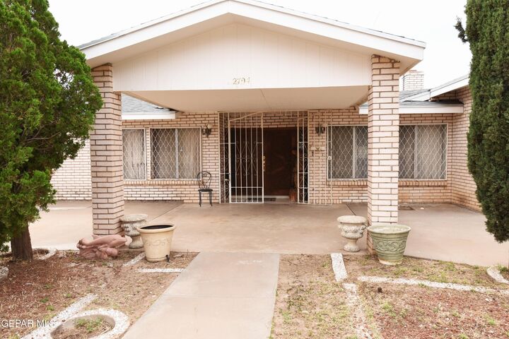 Property Photo:  2704 Taylor Avenue  TX 79930 