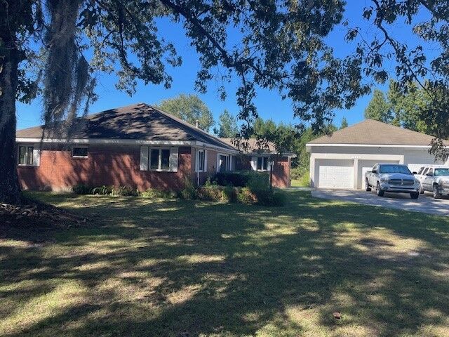 Property Photo: 765 Colerain Road GA 31548