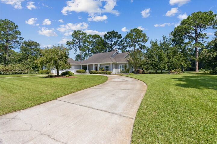 Property Photo:  564 Cardinal Circle E  GA 31558 