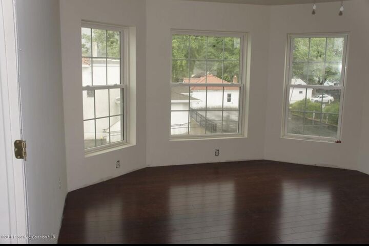 Property Photo:  2027 Green Ridge 2nd Floor Street  PA 18509 