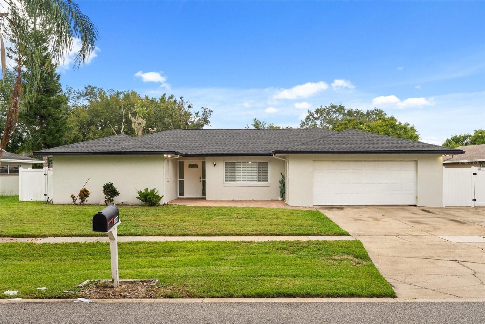 Property Photo:  8607 Sandberry Boulevard  FL 32819 