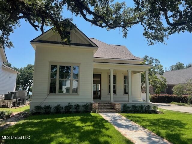 425 2nd Street  Gulfport MS 39507 photo