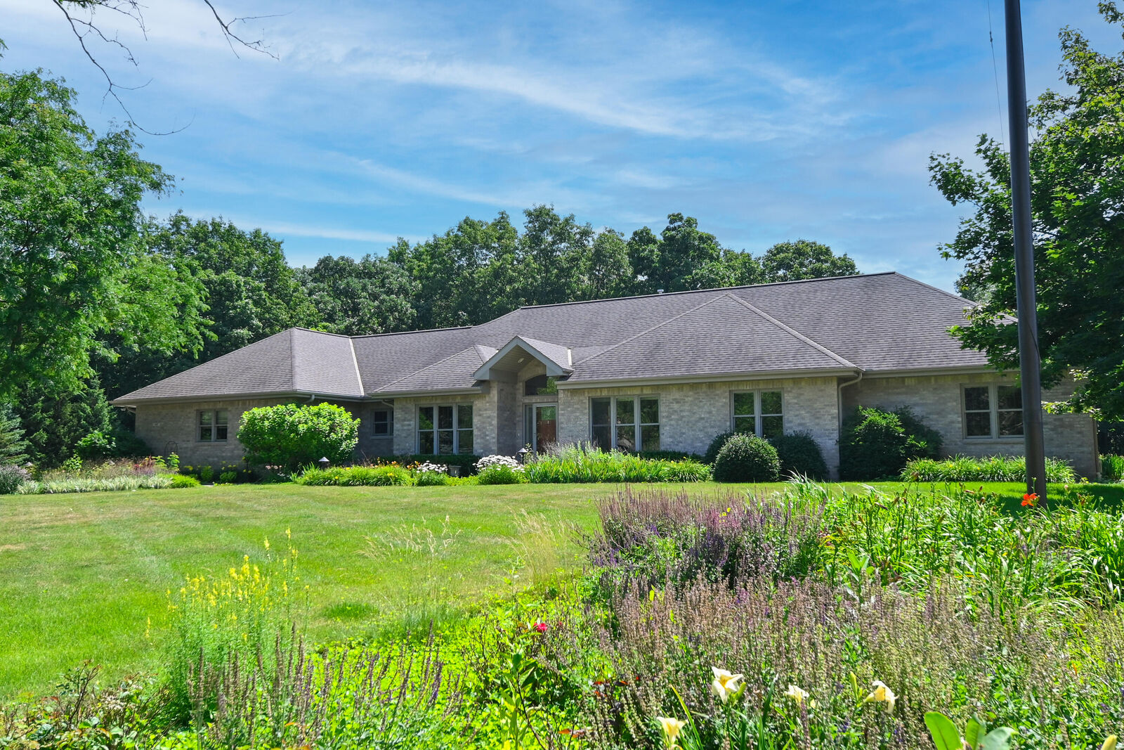 Property Photo:  N87w27165 Perennial Ter  WI 53029