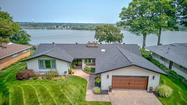 3920 Highgate Road  Norton Shores MI 49441 photo