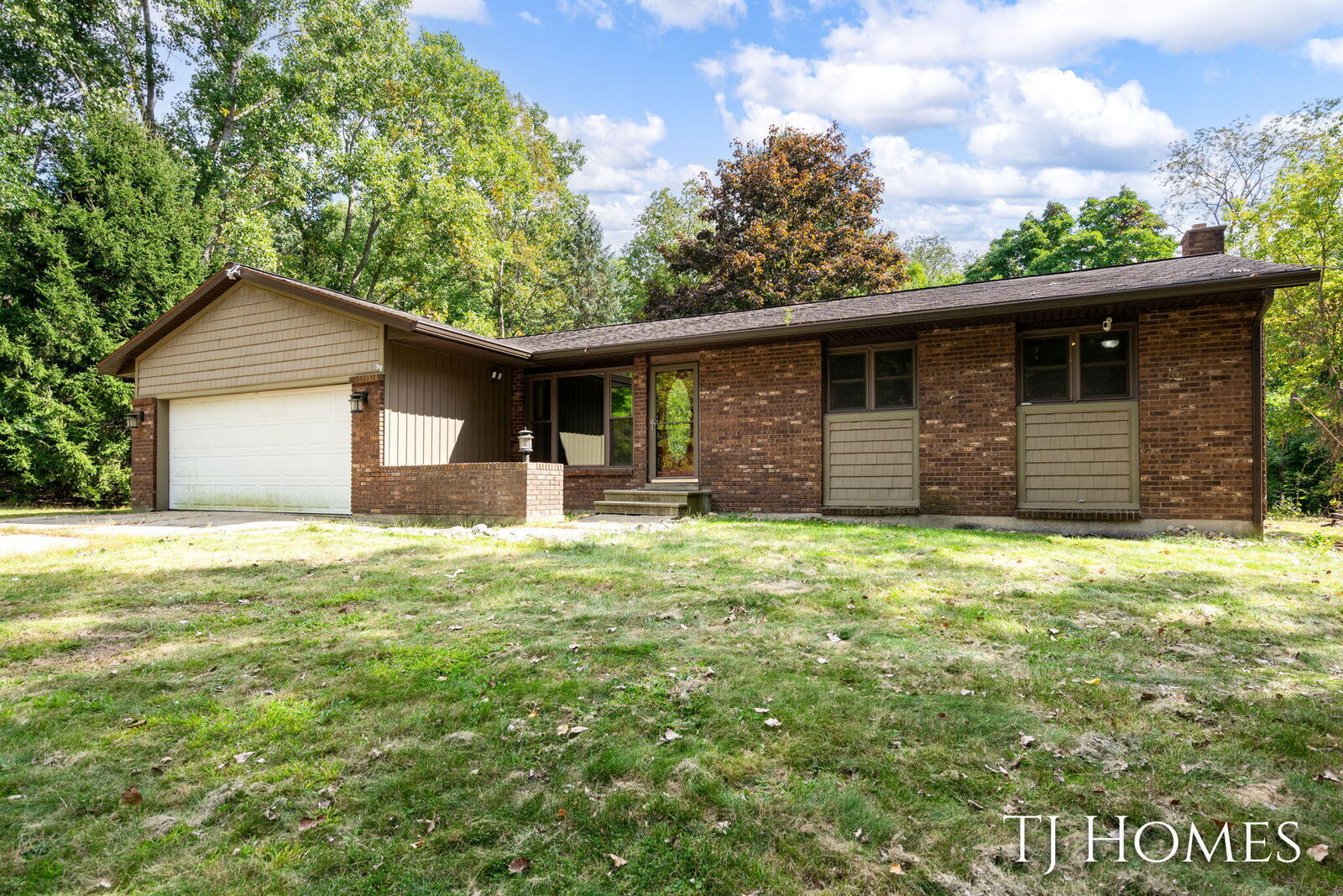 Property Photo:  6654 5 Mile Road NE  MI 49301 