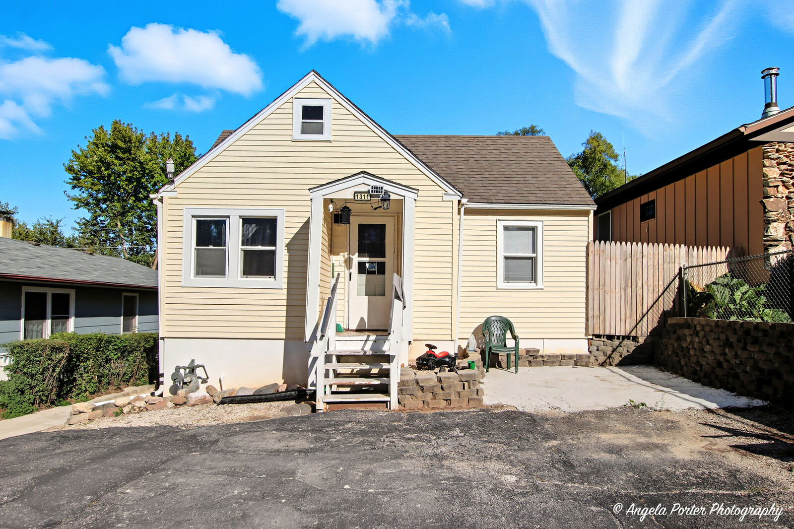 Property Photo:  1311 N West End Drive  IL 60073 
