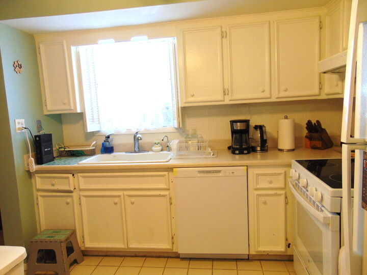 Property Photo: 6221 N Niagara Avenue 105 IL 60631