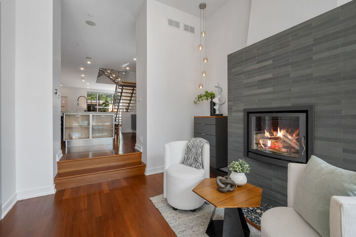 Property Photo:  1850 W Thomas Street  IL 60622 