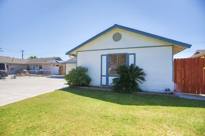 Property Photo:  5932 Chinook Drive  CA 92647 