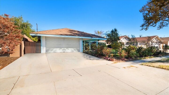 Property Photo:  37916 E 26th  CA 93550 