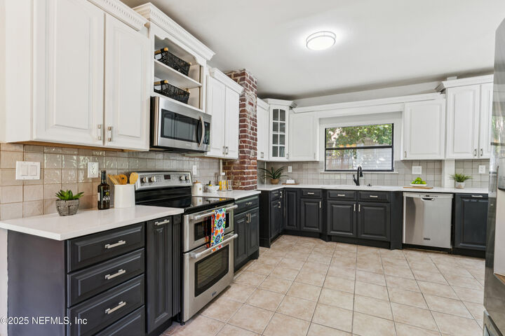 Property Photo: 2137 Herschel Street FL 32204