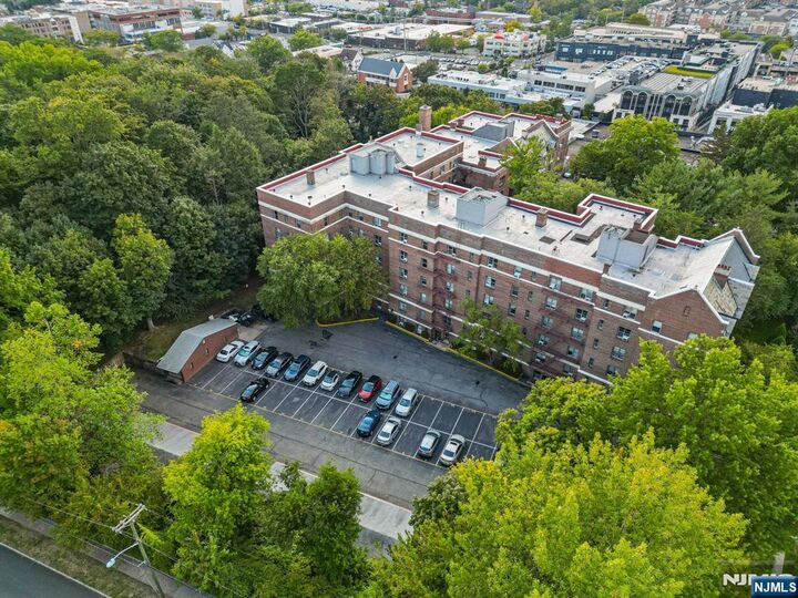 Property Photo:  100 Palisade Avenue A51  NJ 07631 