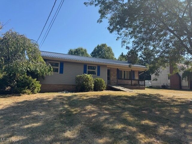 Property Photo: 1300 Jennings Avenue OH 44460