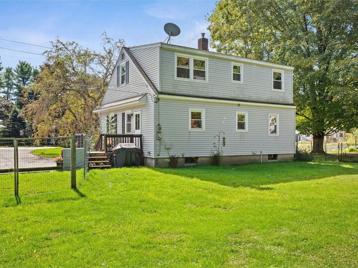 Property Photo:  165 Vt Route 15  VT 05465 