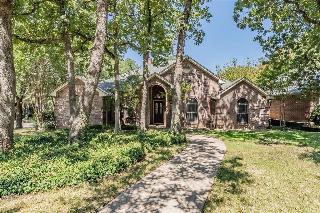 Property Photo:  3407 Forestshire Court  TX 76001 
