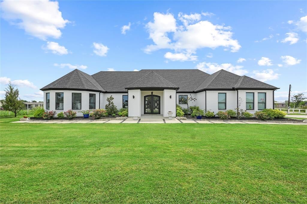 Property Photo:  2764 County Road 2134  TX 75135 