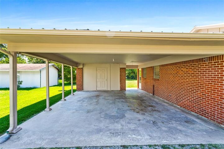 Property Photo:  102 Oak Street  TX 75453 