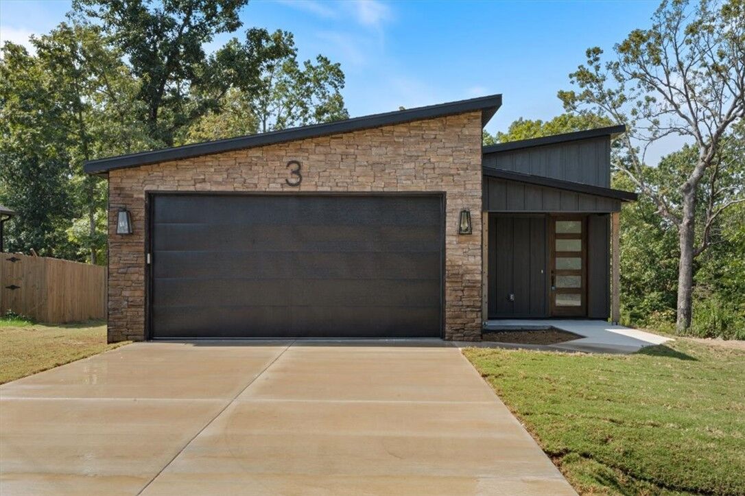 Property Photo: 3 Kirkconnel Lane AR 72715