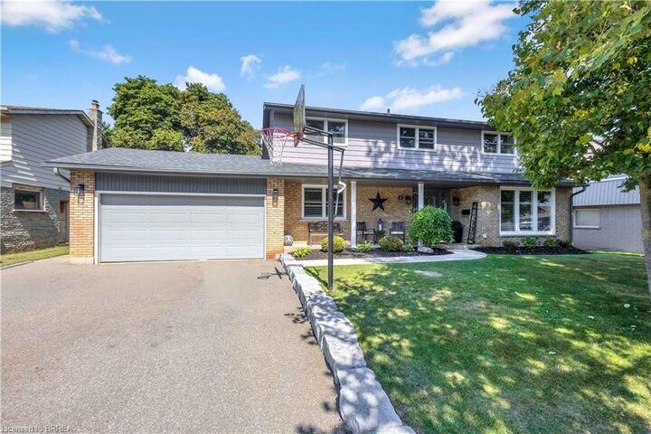 Property Photo:  15 Candlewood Drive  ON N3R 6A2 