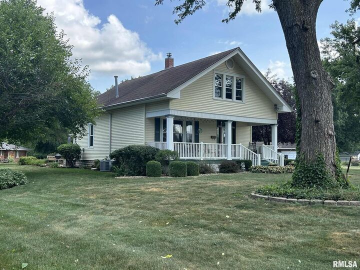 Property Photo:  1006 Christopher Court  IL 62305