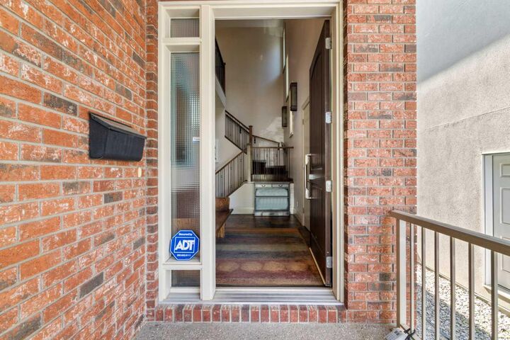 Property Photo:  627 27 Avenue NE  AB T2E 2A7 
