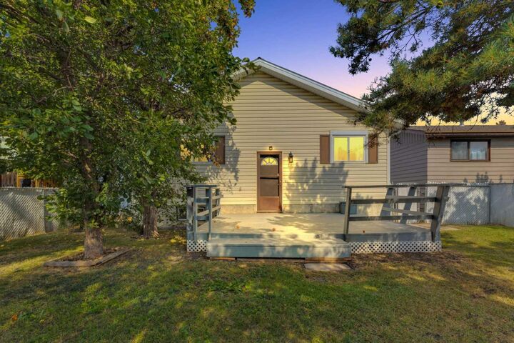 Property Photo:  113 Crawford Street  AB T4P 2G4 