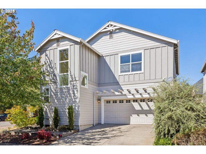 Property Photo:  19327 Reddaway Ave  OR 97045 