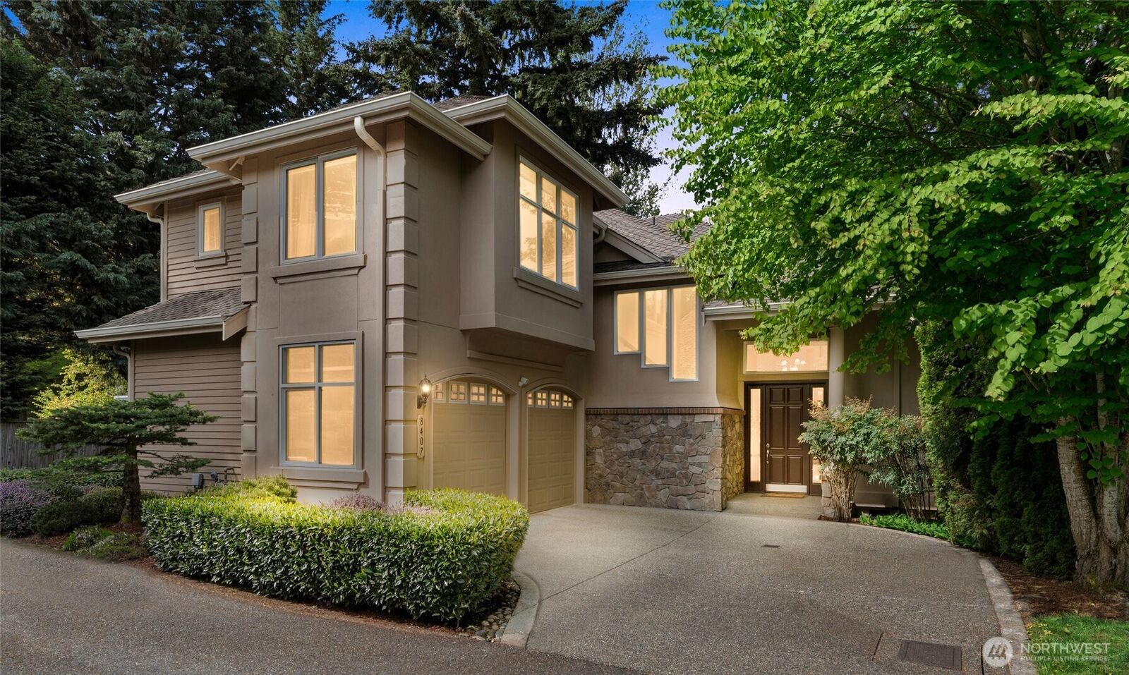Property Photo:  8407 SE 69th Place  WA 98040 