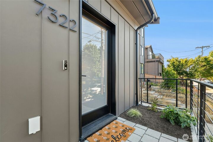 Property Photo:  7322  16th Avenue NW 6  WA 98117 